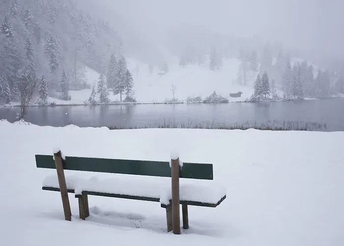 Gemuetliche An Isar Und Karwendel * 미텐발트